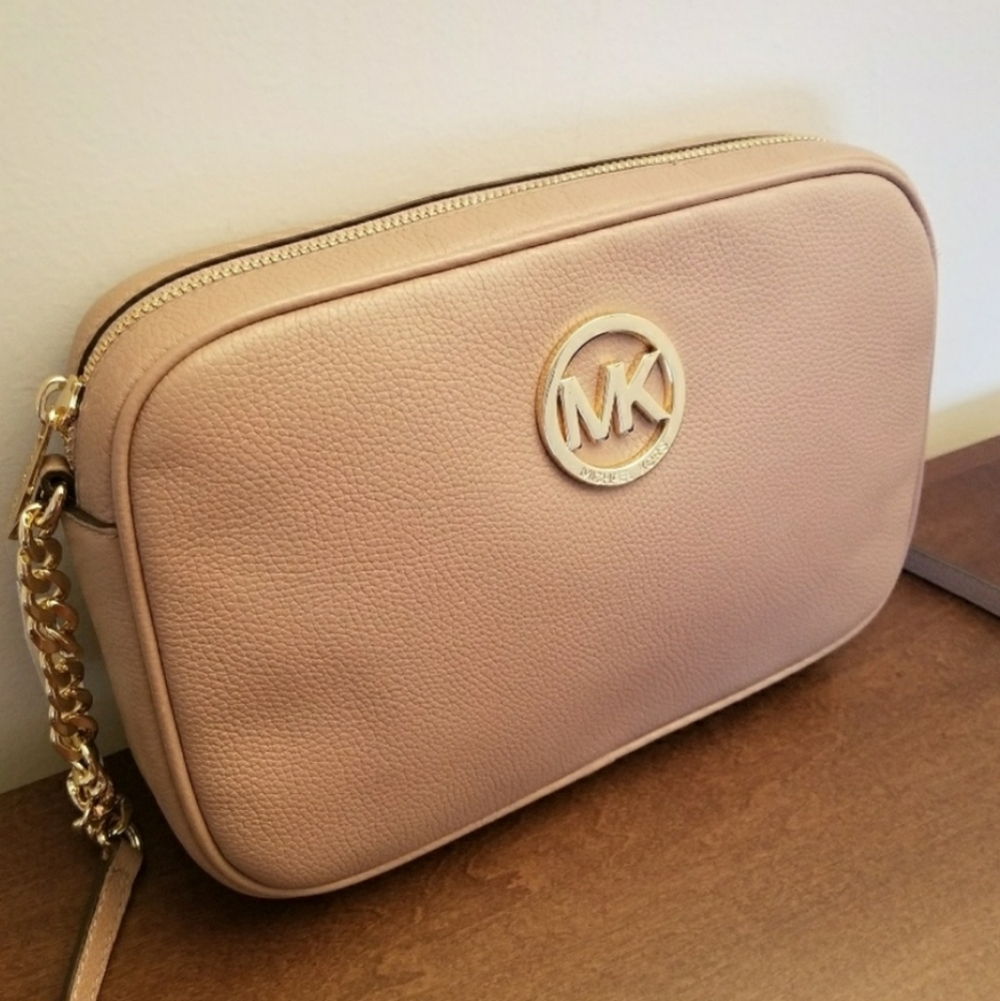 Michael Kors Crossbody Bag - Picture 6 of 8